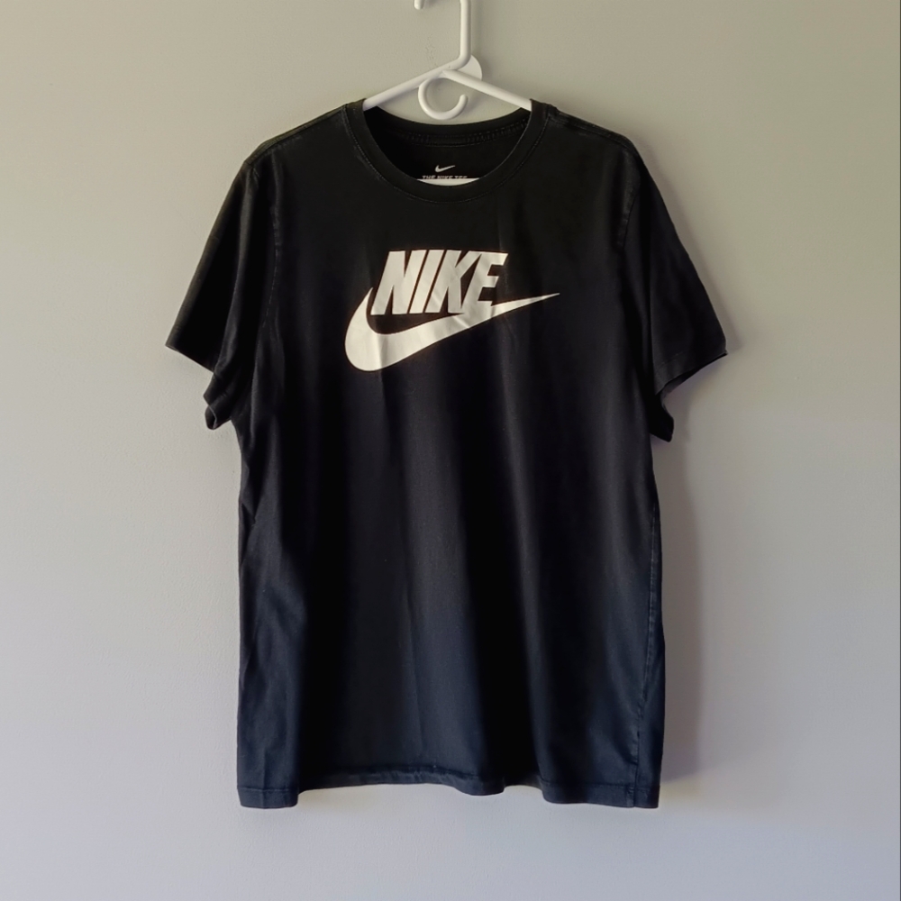 Nike Short-Sleeve T-Shirt The Nike Tee Large Logo Swoosh Black White Men's Large